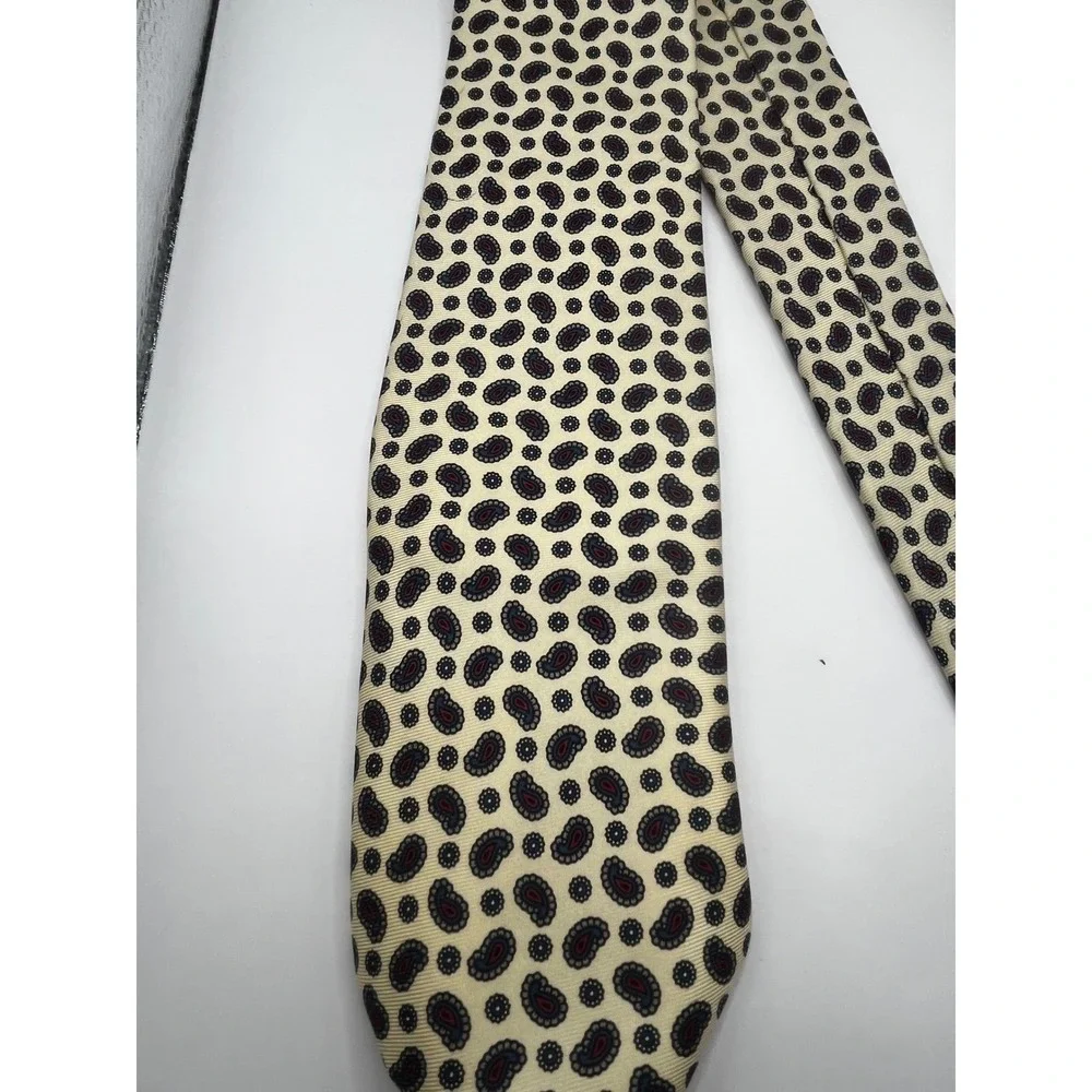 Oscar de la‎ Renta Silk Tie Cream Paisley Pattern Men's Neckwear Vintage